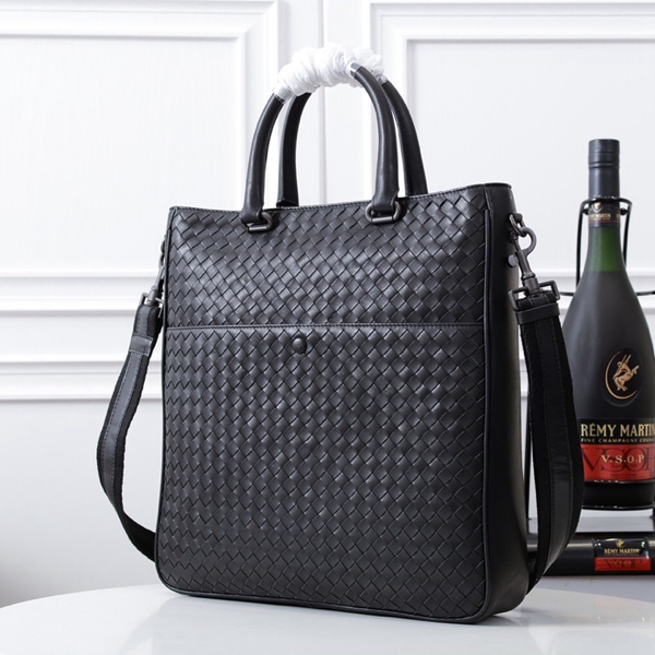 ボッテガヴェネタバッグ背面デザイン